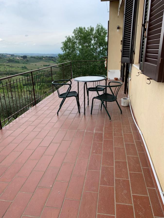 Appartamento Donella Con Parcheggio Privato Сан-Джиміньяно Екстер'єр фото