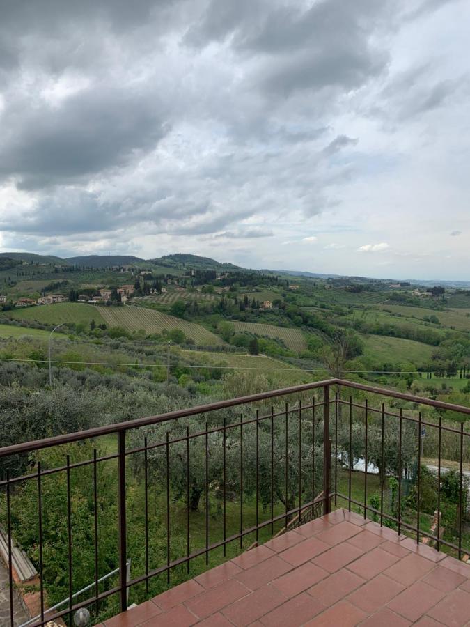 Appartamento Donella Con Parcheggio Privato Сан-Джиміньяно Екстер'єр фото