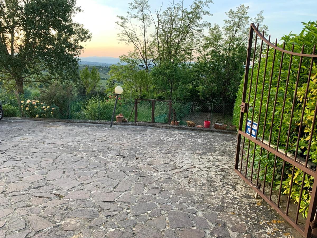 Appartamento Donella Con Parcheggio Privato Сан-Джиміньяно Екстер'єр фото